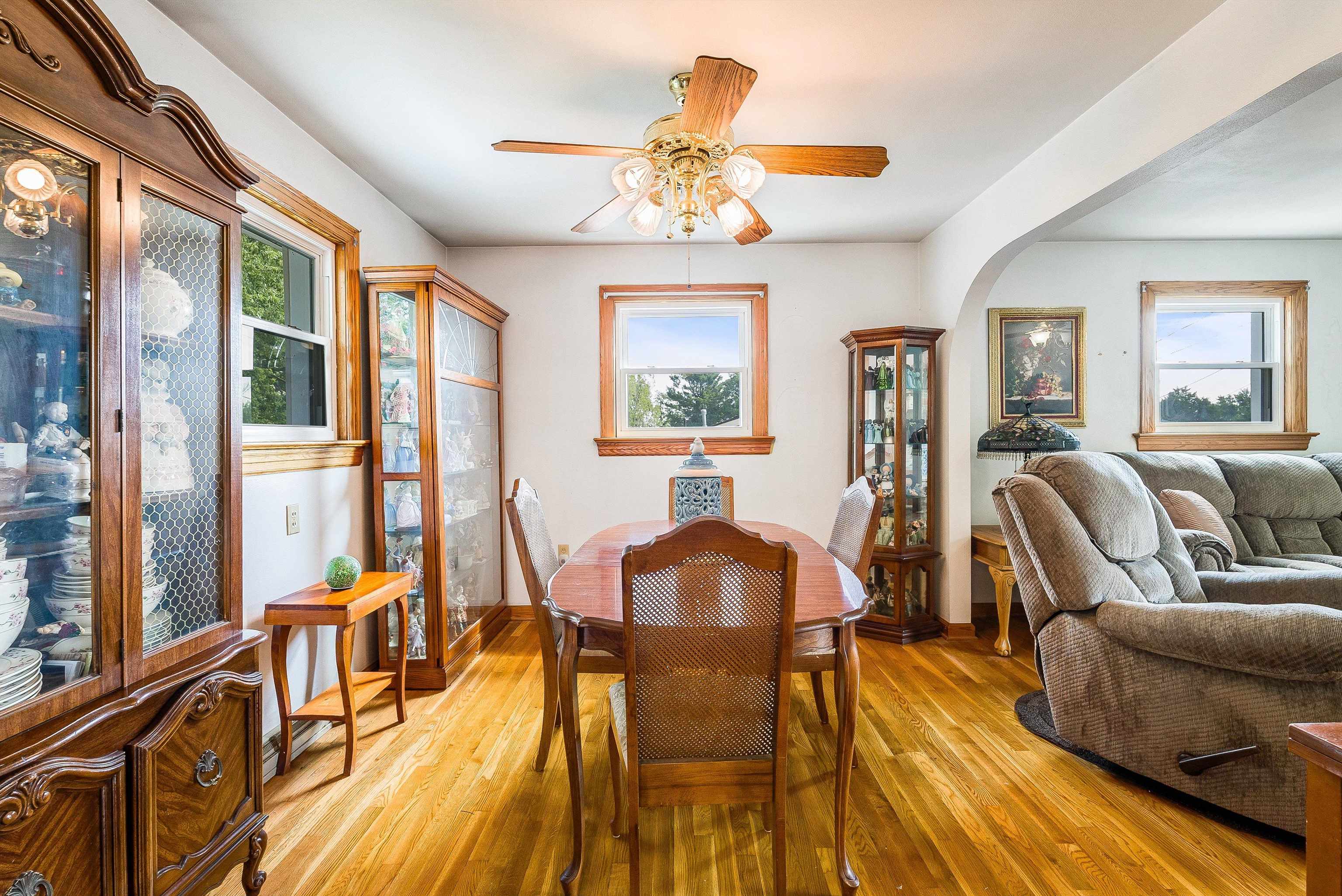17 MOUNTAIN VIEW DR, VERONA, Virginia 24482, 4 Bedrooms Bedrooms, ,2 BathroomsBathrooms,Residential,17 MOUNTAIN VIEW DR,667581 MLS # 667581