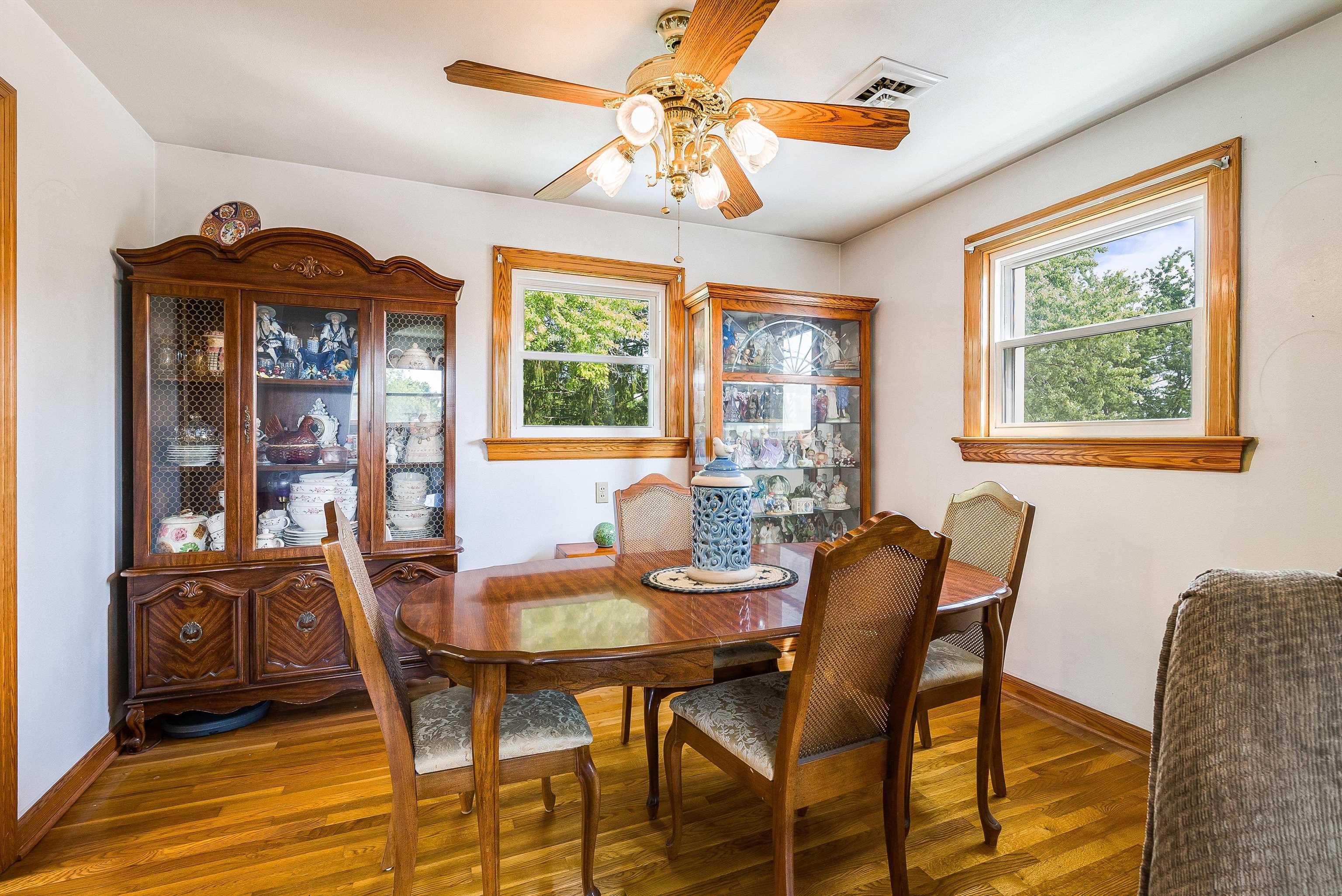 17 MOUNTAIN VIEW DR, VERONA, Virginia 24482, 4 Bedrooms Bedrooms, ,2 BathroomsBathrooms,Residential,17 MOUNTAIN VIEW DR,667581 MLS # 667581