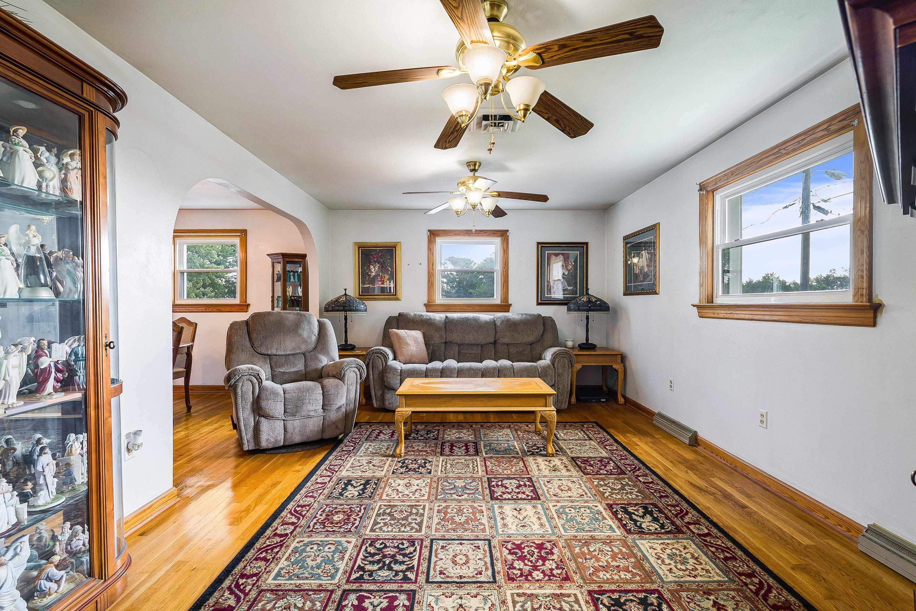 17 MOUNTAIN VIEW DR, VERONA, Virginia 24482, 4 Bedrooms Bedrooms, ,2 BathroomsBathrooms,Residential,17 MOUNTAIN VIEW DR,667581 MLS # 667581
