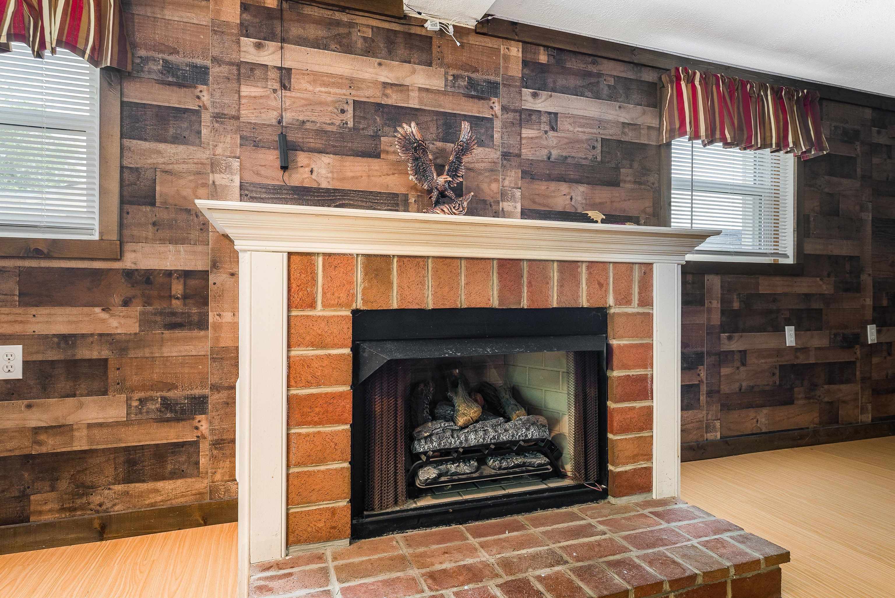 17 MOUNTAIN VIEW DR, VERONA, Virginia 24482, 4 Bedrooms Bedrooms, ,2 BathroomsBathrooms,Residential,17 MOUNTAIN VIEW DR,667581 MLS # 667581