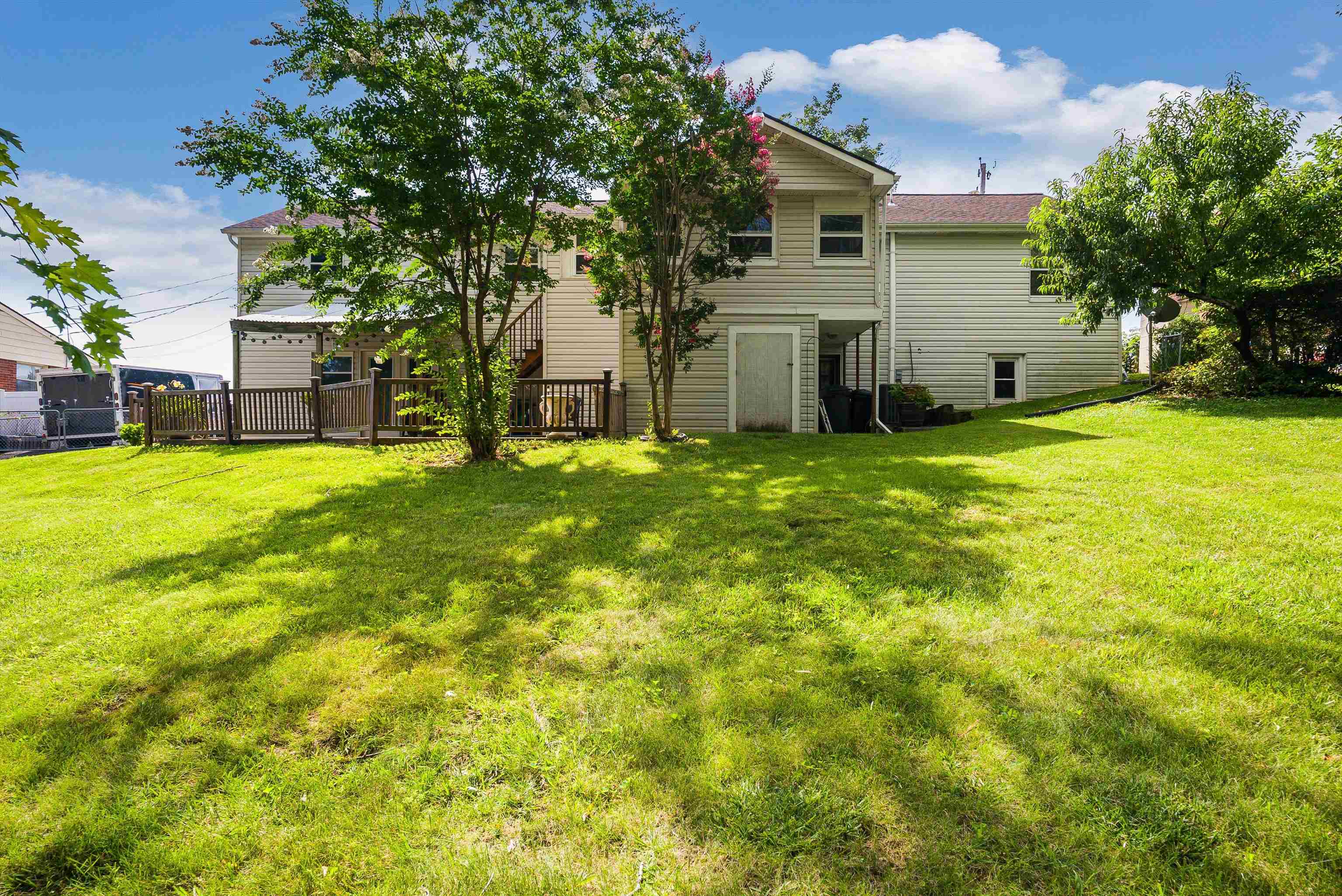 17 MOUNTAIN VIEW DR, VERONA, Virginia 24482, 4 Bedrooms Bedrooms, ,2 BathroomsBathrooms,Residential,17 MOUNTAIN VIEW DR,667581 MLS # 667581