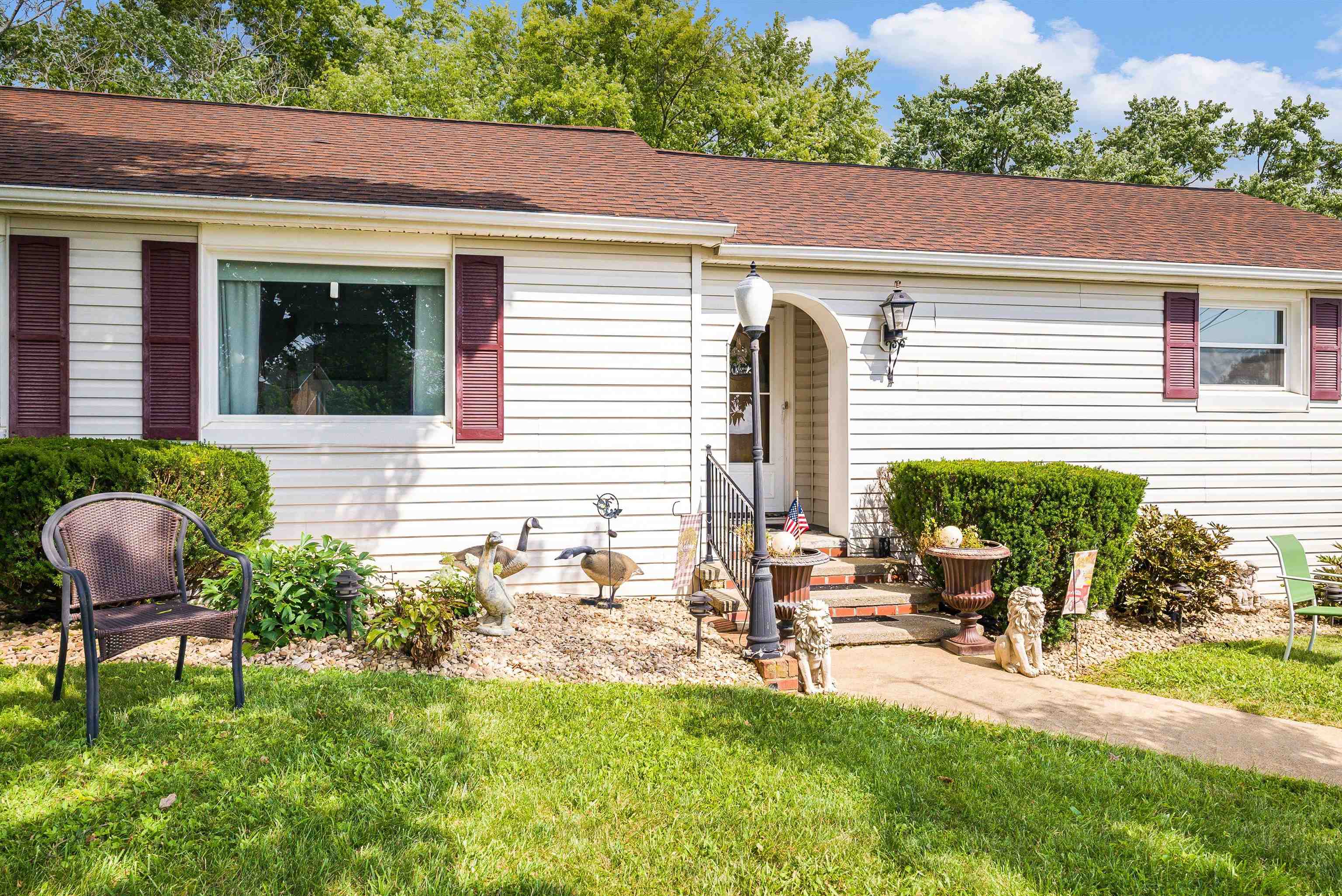 17 MOUNTAIN VIEW DR, VERONA, Virginia 24482, 4 Bedrooms Bedrooms, ,2 BathroomsBathrooms,Residential,17 MOUNTAIN VIEW DR,667581 MLS # 667581