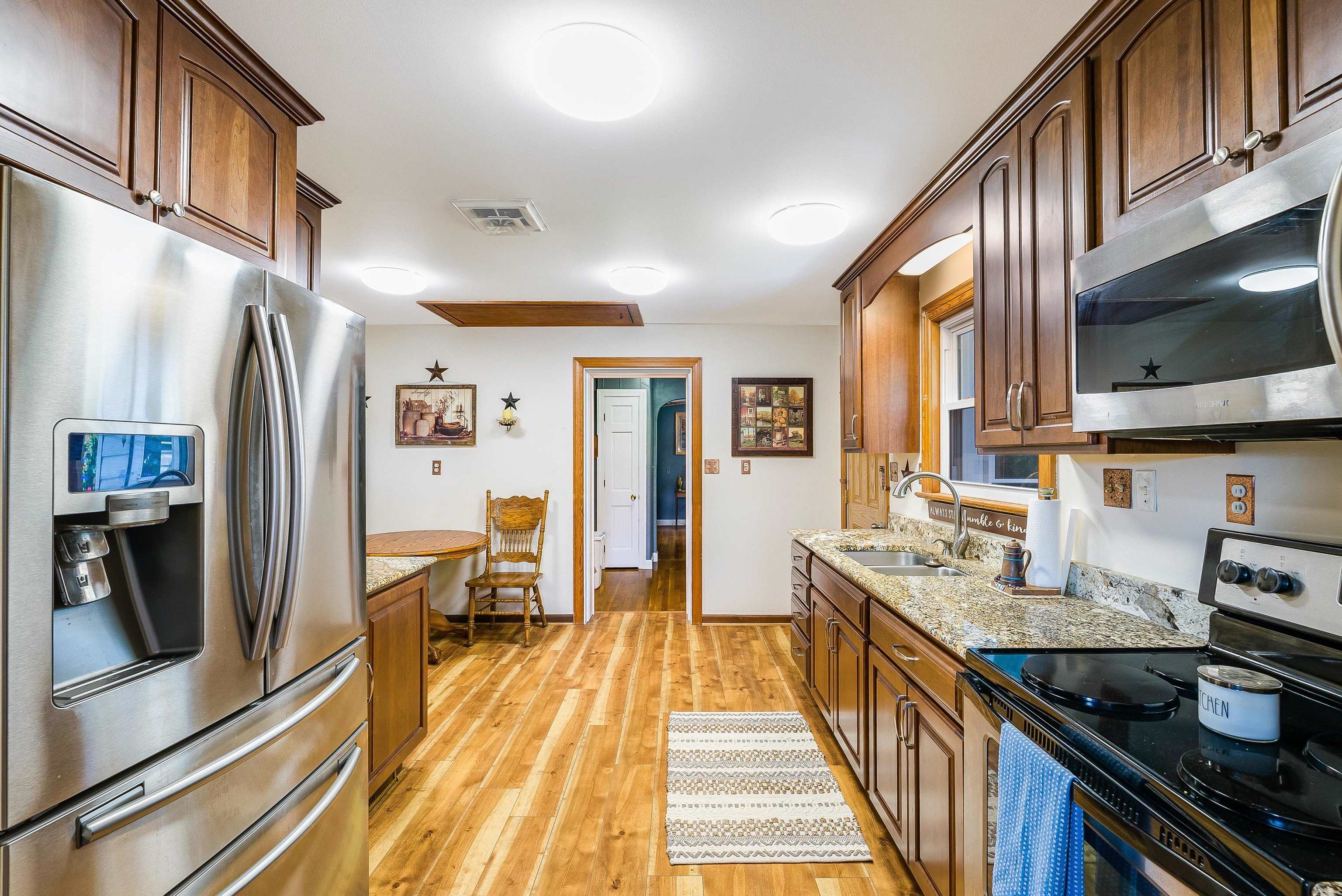 17 MOUNTAIN VIEW DR, VERONA, Virginia 24482, 4 Bedrooms Bedrooms, ,2 BathroomsBathrooms,Residential,17 MOUNTAIN VIEW DR,667581 MLS # 667581