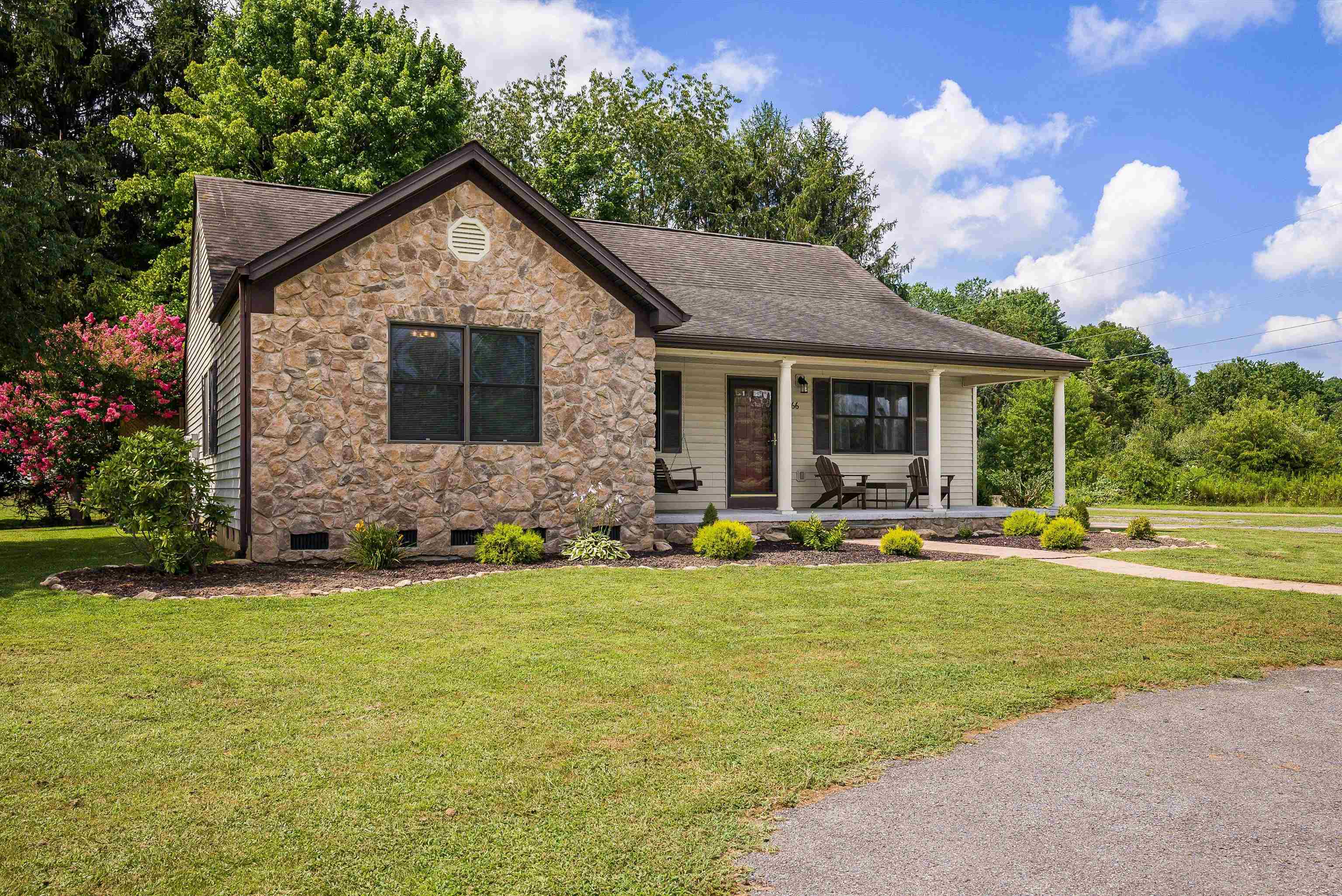 66 DENONCOURT LN, STUARTS DRAFT, Virginia 24477, 5 Bedrooms Bedrooms, ,2 BathroomsBathrooms,Residential,66 DENONCOURT LN,667586 MLS # 667586