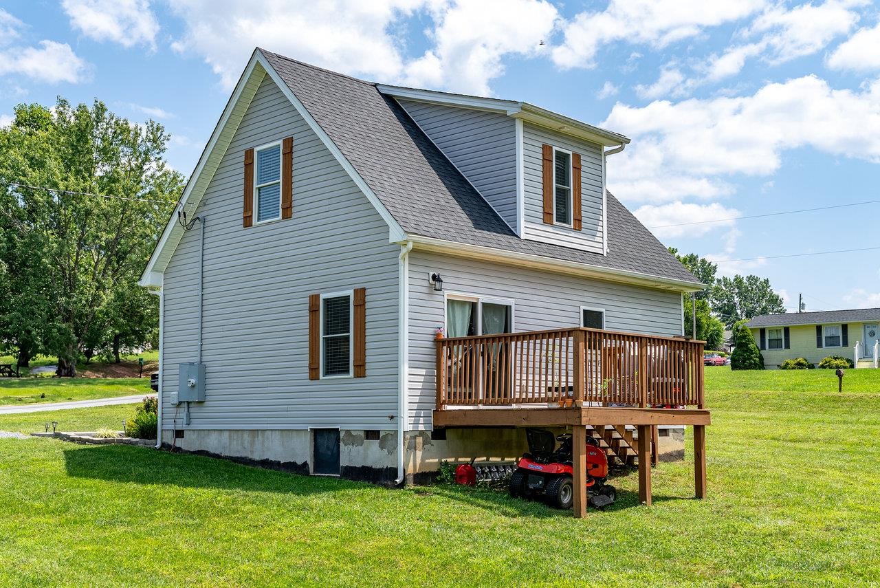 435 9TH ST, SHENANDOAH, Virginia 22849, 3 Bedrooms Bedrooms, ,2 BathroomsBathrooms,Residential,435 9TH ST,667588 MLS # 667588