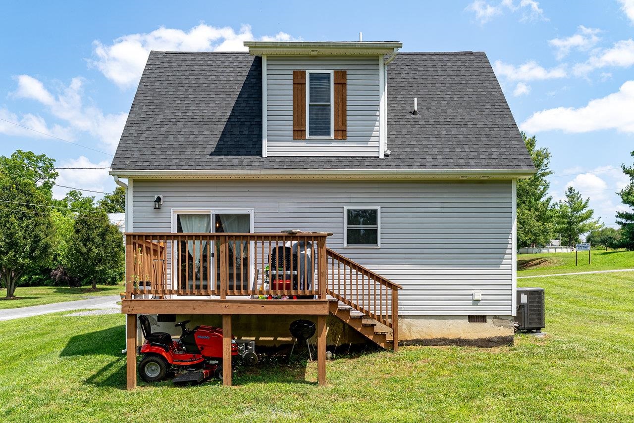 435 9TH ST, SHENANDOAH, Virginia 22849, 3 Bedrooms Bedrooms, ,2 BathroomsBathrooms,Residential,435 9TH ST,667588 MLS # 667588