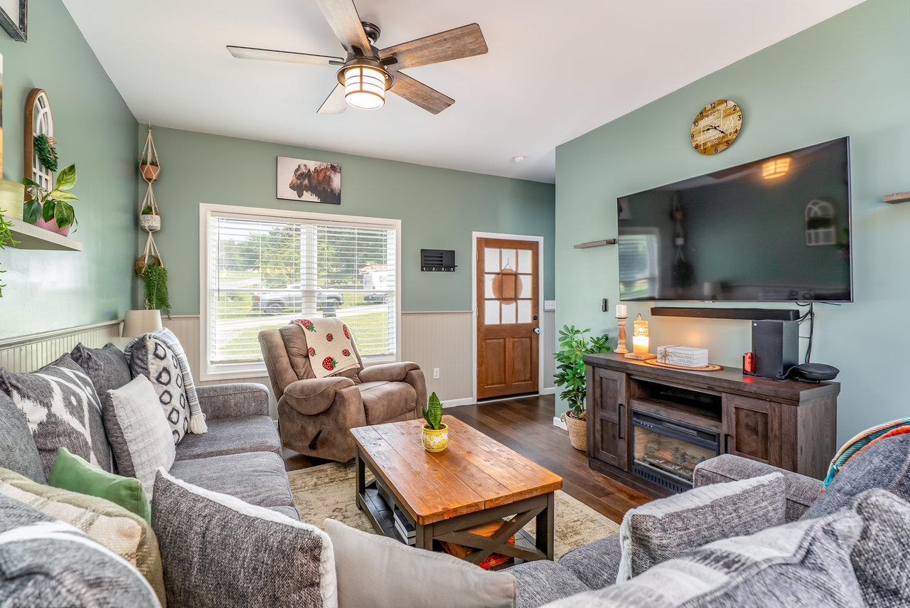 435 9TH ST, SHENANDOAH, Virginia 22849, 3 Bedrooms Bedrooms, ,2 BathroomsBathrooms,Residential,435 9TH ST,667588 MLS # 667588