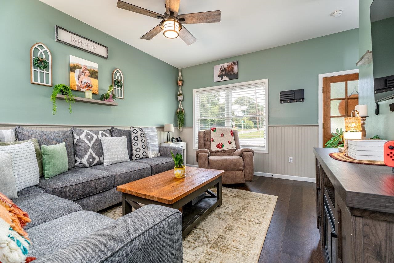 435 9TH ST, SHENANDOAH, Virginia 22849, 3 Bedrooms Bedrooms, ,2 BathroomsBathrooms,Residential,435 9TH ST,667588 MLS # 667588