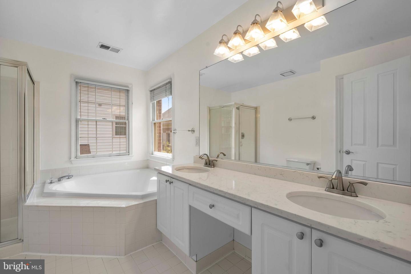 4663 LAMBERT DR, ALEXANDRIA, Virginia 22311, 3 Bedrooms Bedrooms, ,2 BathroomsBathrooms,Residential,For sale,4663 LAMBERT DR,VAAX2047430 MLS # VAAX2047430