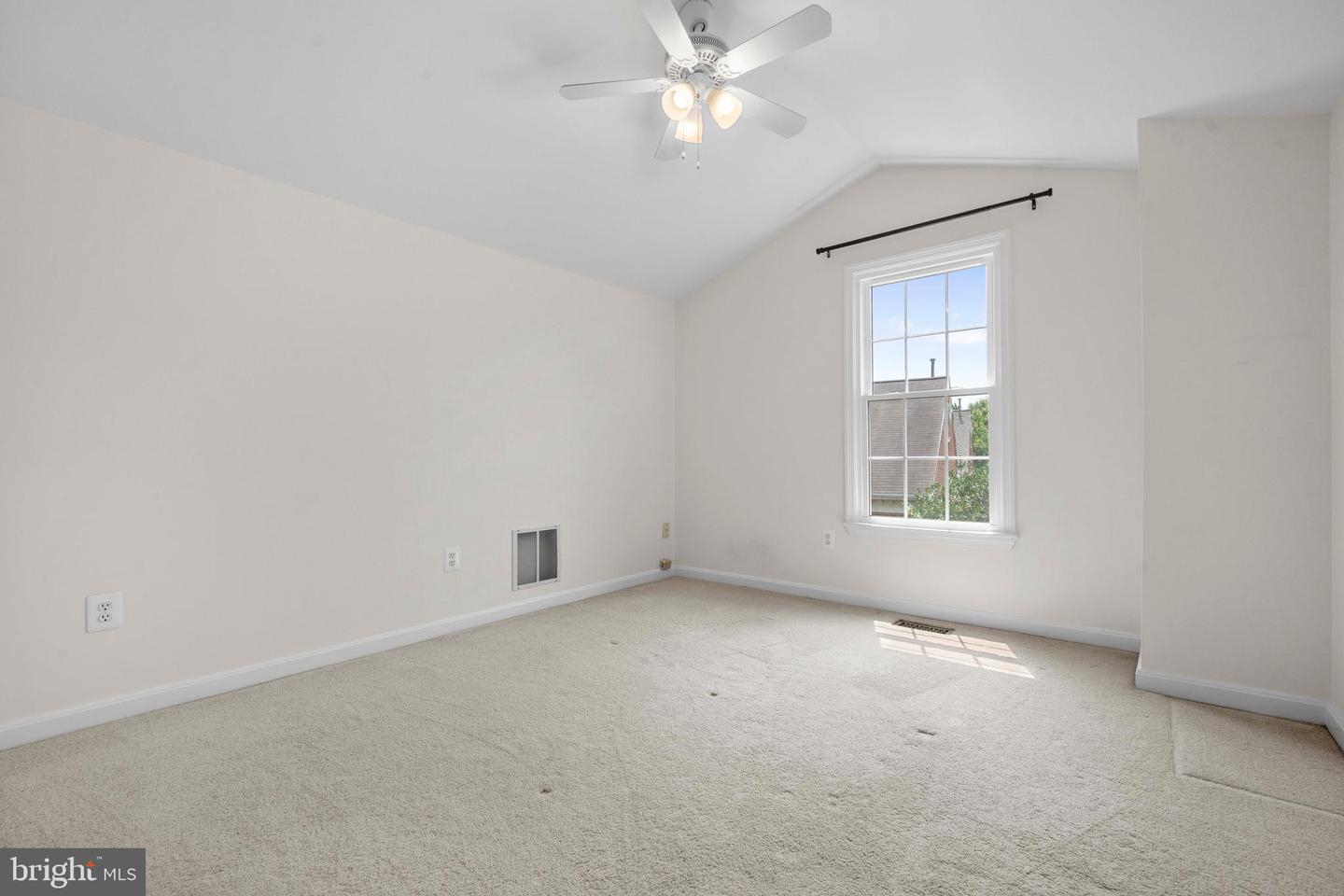 4663 LAMBERT DR, ALEXANDRIA, Virginia 22311, 3 Bedrooms Bedrooms, ,2 BathroomsBathrooms,Residential,For sale,4663 LAMBERT DR,VAAX2047430 MLS # VAAX2047430