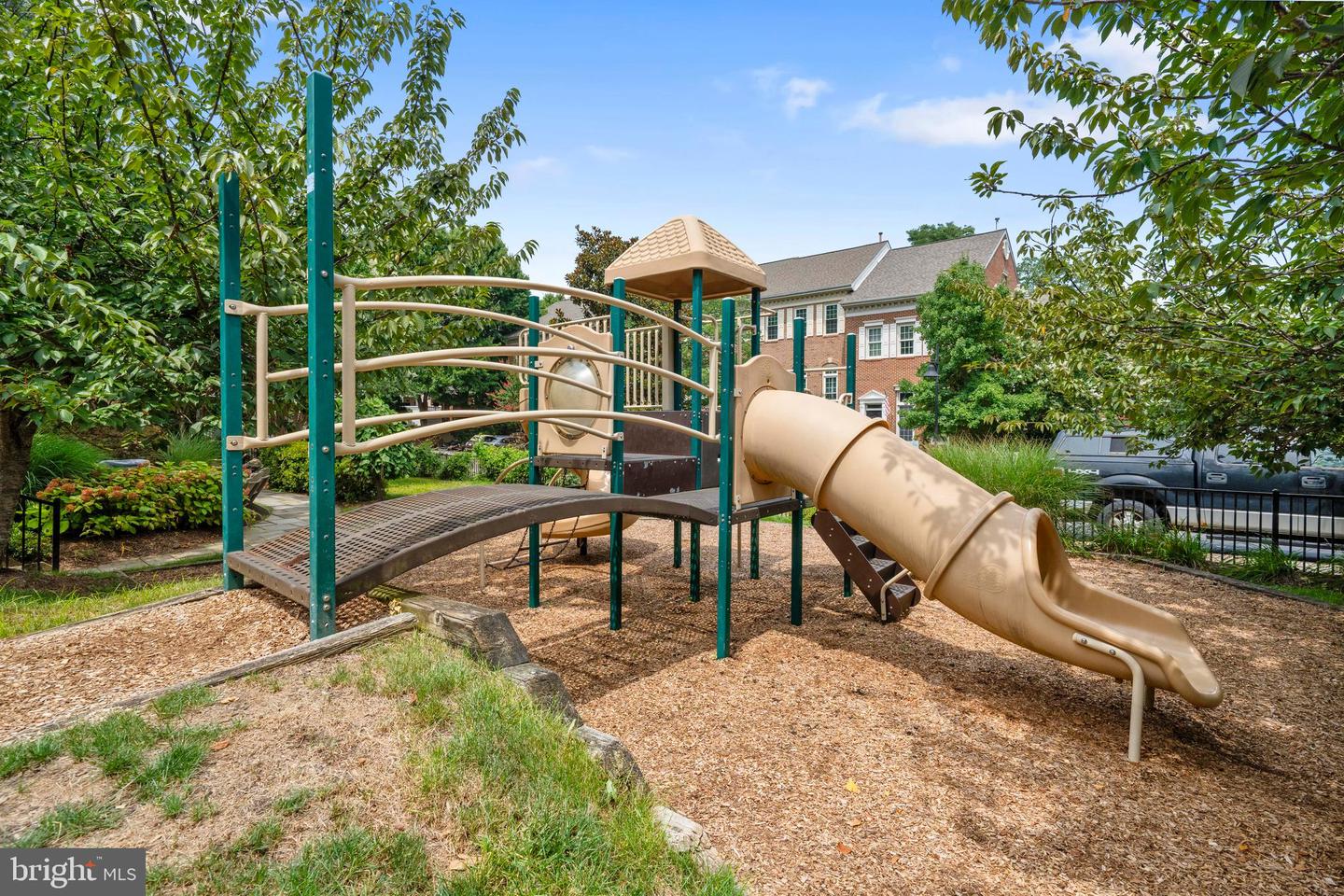 4663 LAMBERT DR, ALEXANDRIA, Virginia 22311, 3 Bedrooms Bedrooms, ,2 BathroomsBathrooms,Residential,For sale,4663 LAMBERT DR,VAAX2047430 MLS # VAAX2047430