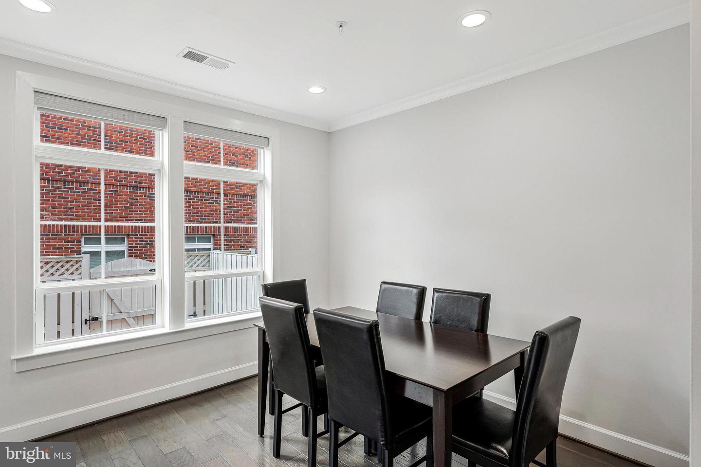 10353 MAIN ST, FAIRFAX, Virginia 22030, 3 Bedrooms Bedrooms, ,3 BathroomsBathrooms,Residential,For sale,10353 MAIN ST,VAFC2006650 MLS # VAFC2006650