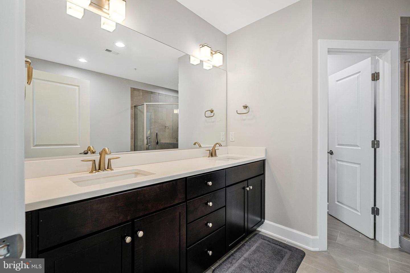 10353 MAIN ST, FAIRFAX, Virginia 22030, 3 Bedrooms Bedrooms, ,3 BathroomsBathrooms,Residential,For sale,10353 MAIN ST,VAFC2006650 MLS # VAFC2006650