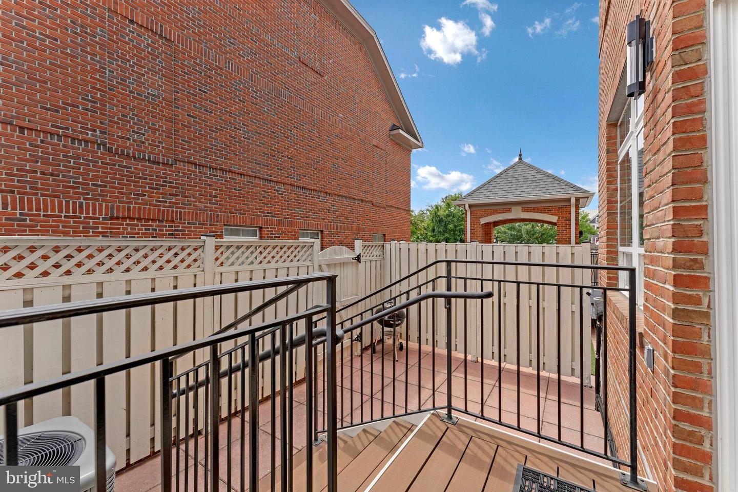 10353 MAIN ST, FAIRFAX, Virginia 22030, 3 Bedrooms Bedrooms, ,3 BathroomsBathrooms,Residential,For sale,10353 MAIN ST,VAFC2006650 MLS # VAFC2006650