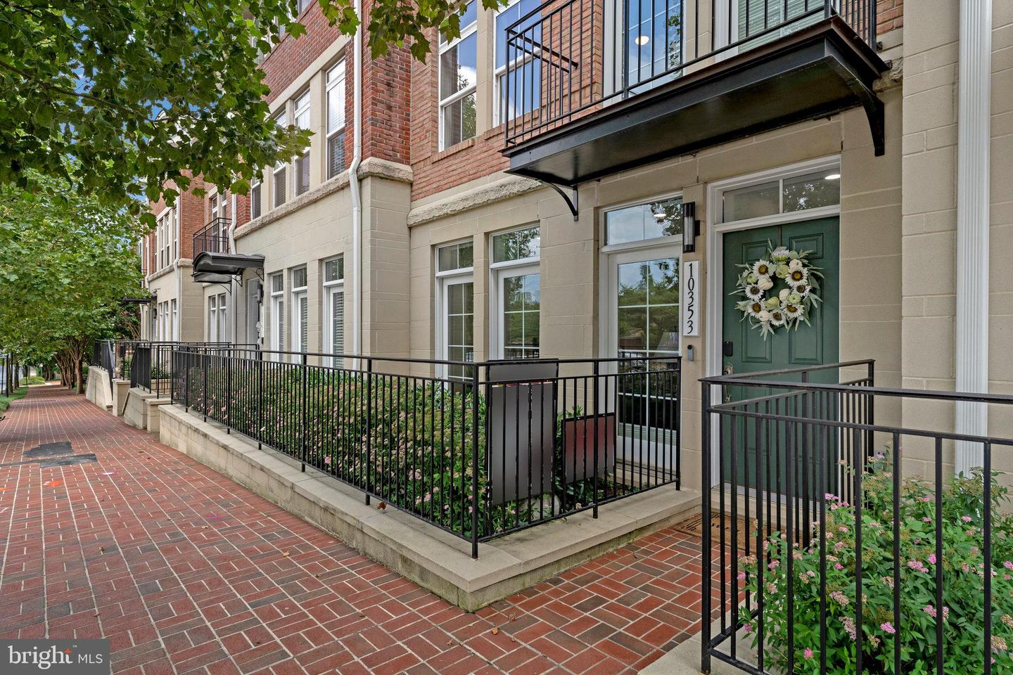 10353 MAIN ST, FAIRFAX, Virginia 22030, 3 Bedrooms Bedrooms, ,3 BathroomsBathrooms,Residential,For sale,10353 MAIN ST,VAFC2006650 MLS # VAFC2006650