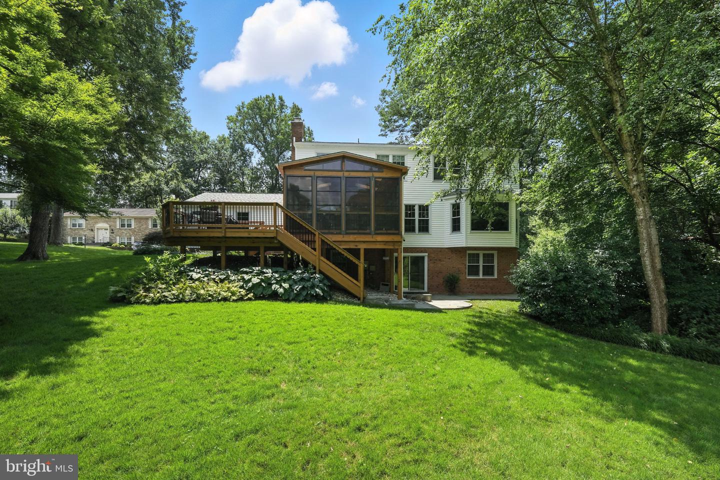 6018 LINCOLNWOOD CT, BURKE, Virginia 22015, 4 Bedrooms Bedrooms, ,3 BathroomsBathrooms,Residential,For sale,6018 LINCOLNWOOD CT,VAFX2256358 MLS # VAFX2256358