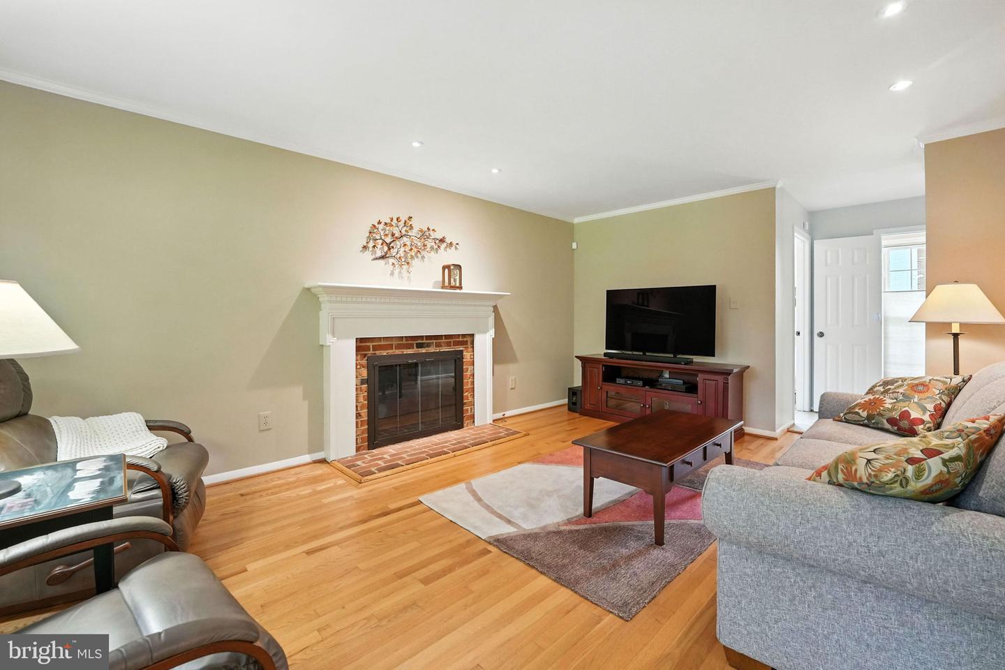 6018 LINCOLNWOOD CT, BURKE, Virginia 22015, 4 Bedrooms Bedrooms, ,3 BathroomsBathrooms,Residential,For sale,6018 LINCOLNWOOD CT,VAFX2256358 MLS # VAFX2256358