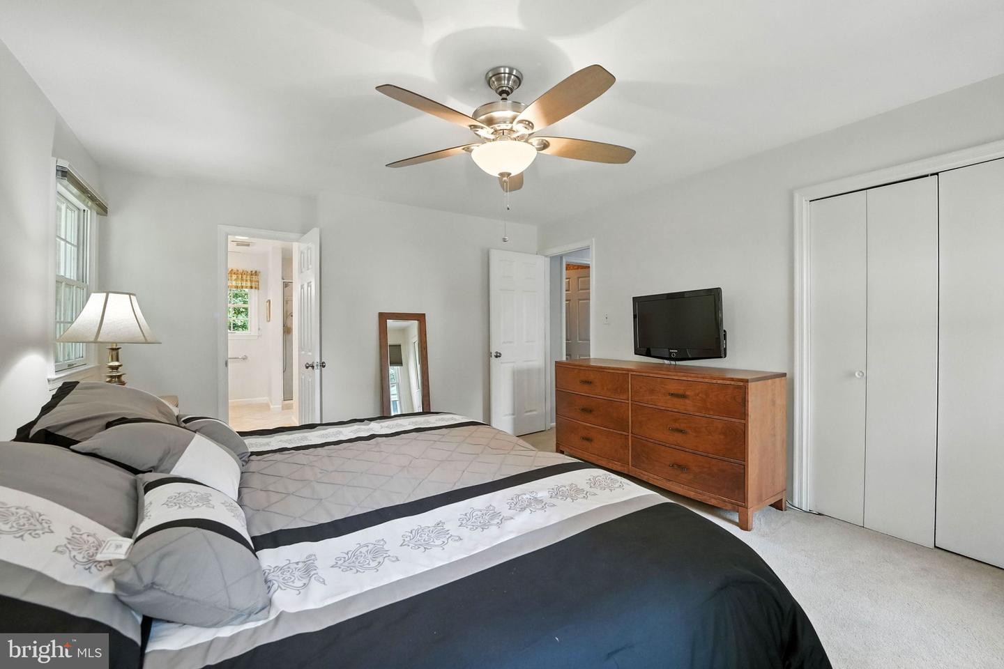 6018 LINCOLNWOOD CT, BURKE, Virginia 22015, 4 Bedrooms Bedrooms, ,3 BathroomsBathrooms,Residential,For sale,6018 LINCOLNWOOD CT,VAFX2256358 MLS # VAFX2256358
