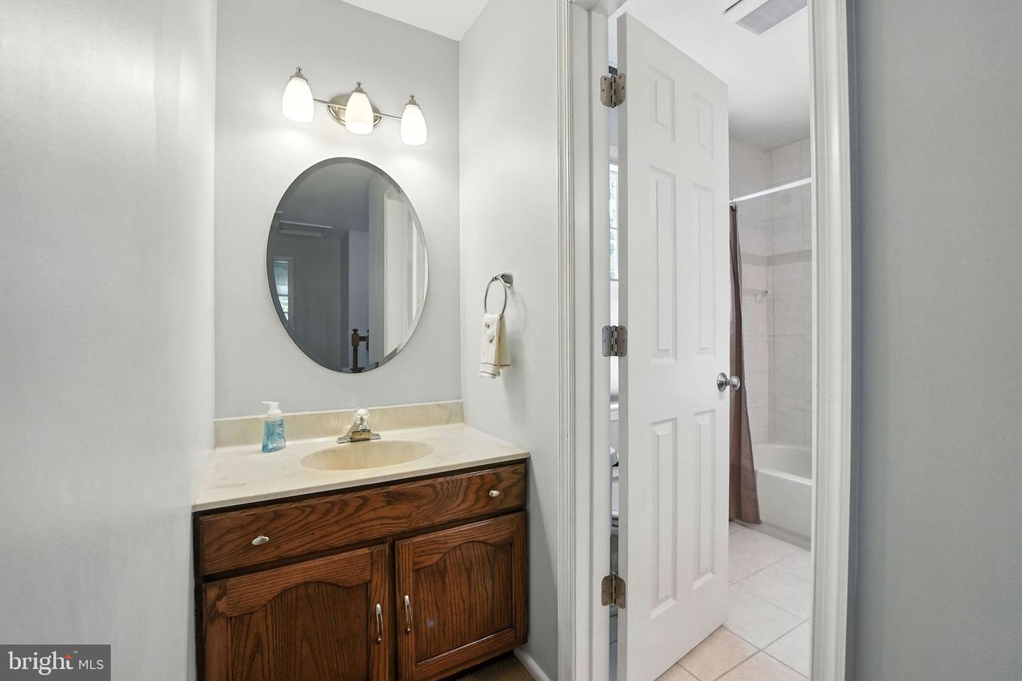 6018 LINCOLNWOOD CT, BURKE, Virginia 22015, 4 Bedrooms Bedrooms, ,3 BathroomsBathrooms,Residential,For sale,6018 LINCOLNWOOD CT,VAFX2256358 MLS # VAFX2256358