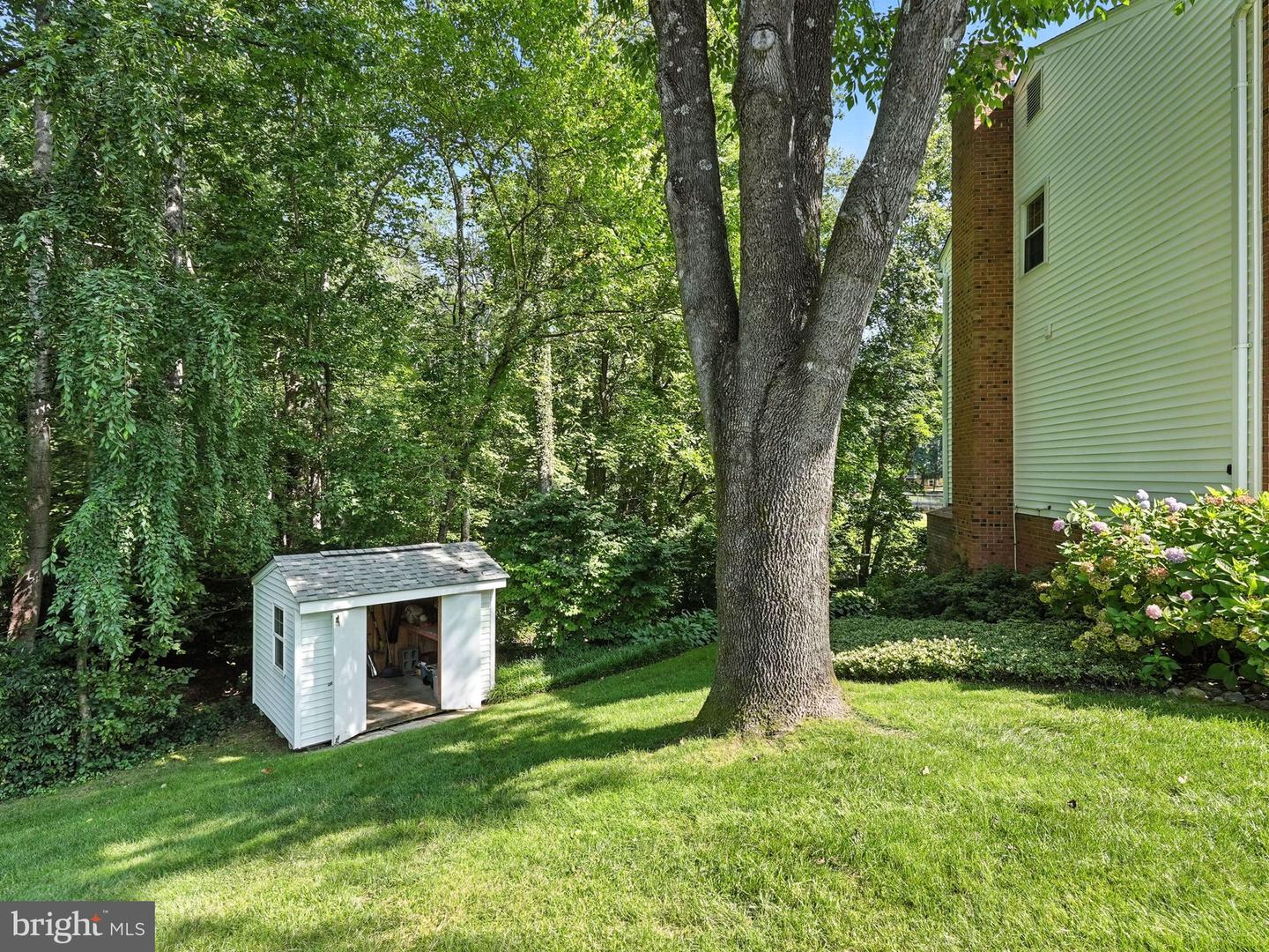 6018 LINCOLNWOOD CT, BURKE, Virginia 22015, 4 Bedrooms Bedrooms, ,3 BathroomsBathrooms,Residential,For sale,6018 LINCOLNWOOD CT,VAFX2256358 MLS # VAFX2256358