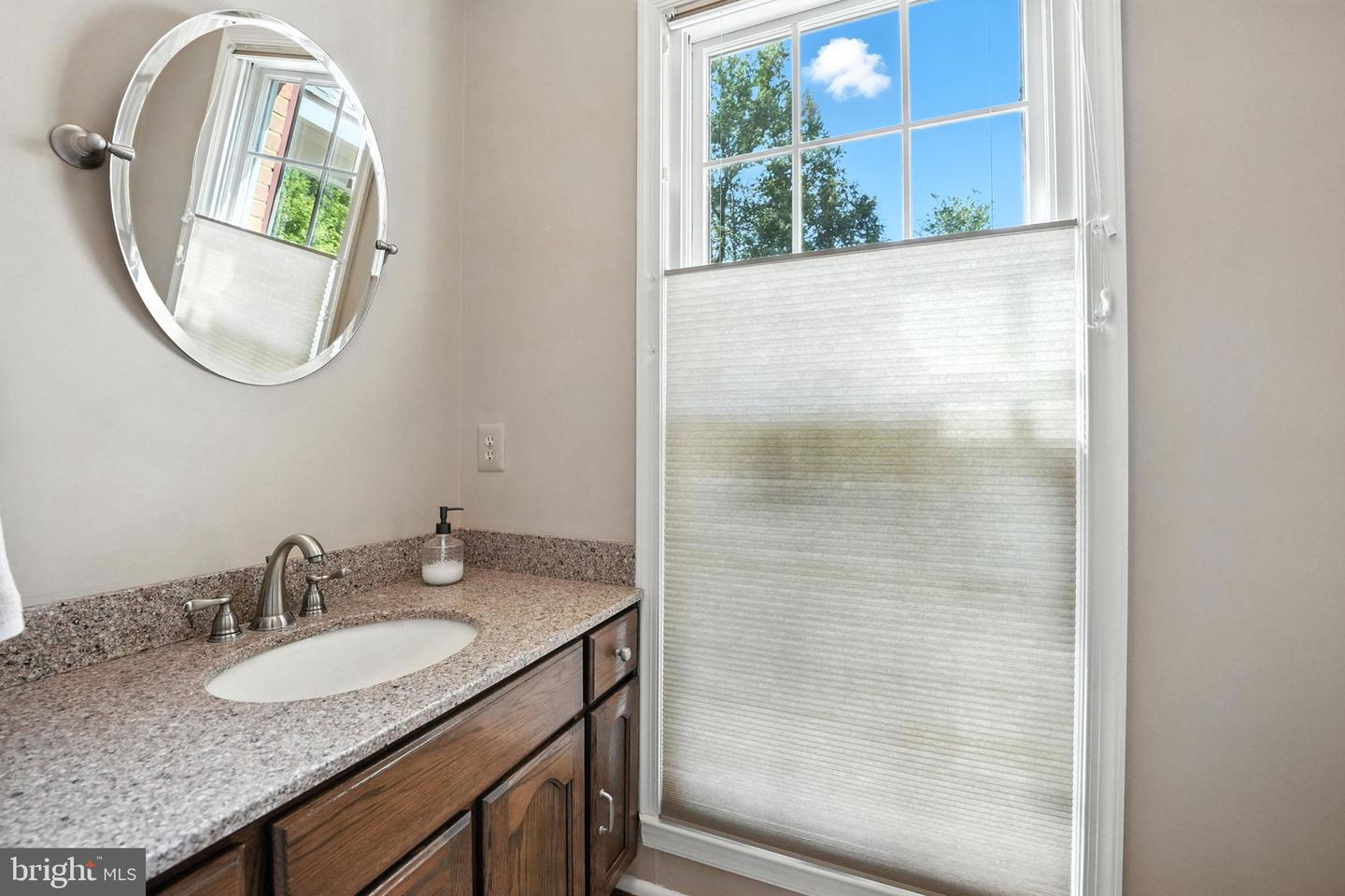 6018 LINCOLNWOOD CT, BURKE, Virginia 22015, 4 Bedrooms Bedrooms, ,3 BathroomsBathrooms,Residential,For sale,6018 LINCOLNWOOD CT,VAFX2256358 MLS # VAFX2256358