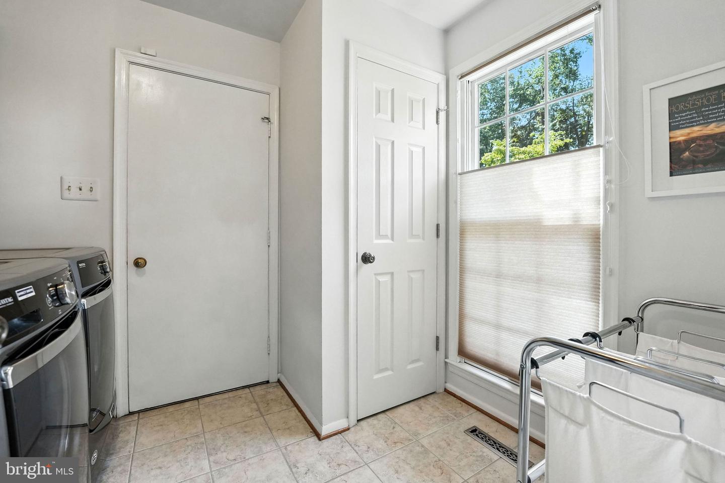 6018 LINCOLNWOOD CT, BURKE, Virginia 22015, 4 Bedrooms Bedrooms, ,3 BathroomsBathrooms,Residential,For sale,6018 LINCOLNWOOD CT,VAFX2256358 MLS # VAFX2256358