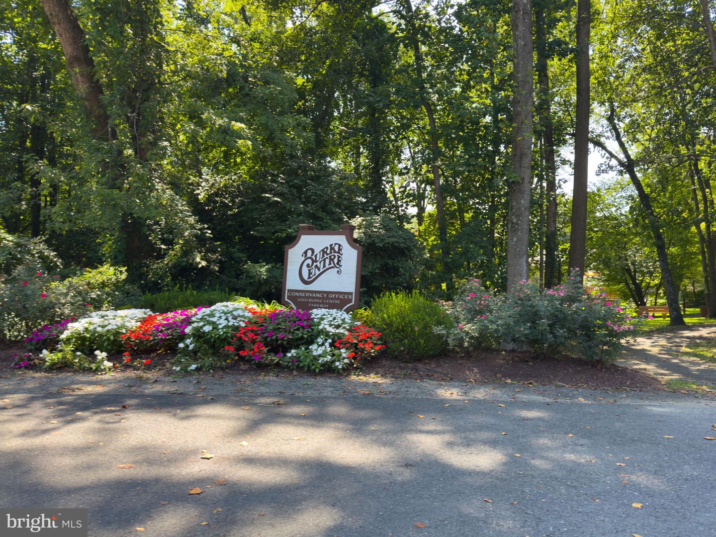 6018 LINCOLNWOOD CT, BURKE, Virginia 22015, 4 Bedrooms Bedrooms, ,3 BathroomsBathrooms,Residential,For sale,6018 LINCOLNWOOD CT,VAFX2256358 MLS # VAFX2256358