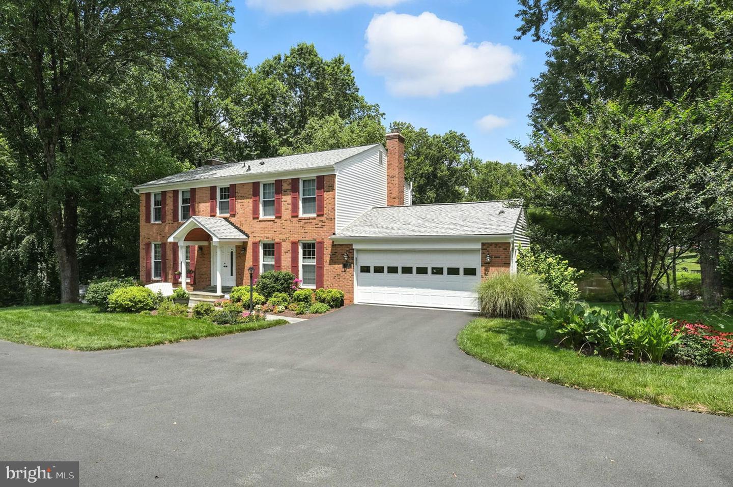 6018 LINCOLNWOOD CT, BURKE, Virginia 22015, 4 Bedrooms Bedrooms, ,3 BathroomsBathrooms,Residential,For sale,6018 LINCOLNWOOD CT,VAFX2256358 MLS # VAFX2256358