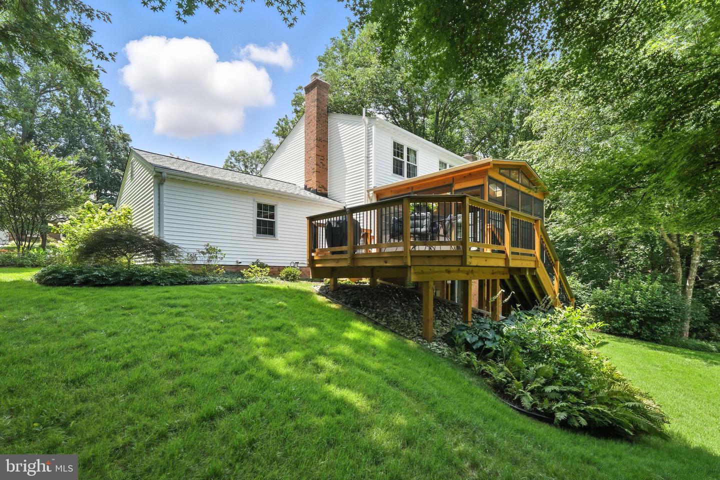 6018 LINCOLNWOOD CT, BURKE, Virginia 22015, 4 Bedrooms Bedrooms, ,3 BathroomsBathrooms,Residential,For sale,6018 LINCOLNWOOD CT,VAFX2256358 MLS # VAFX2256358