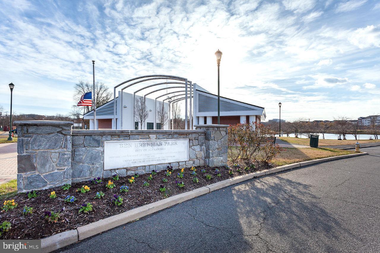4600 DUKE ST #620, ALEXANDRIA, Virginia 22304, 3 Bedrooms Bedrooms, ,2 BathroomsBathrooms,Residential,For sale,4600 DUKE ST #620,VAAX2047668 MLS # VAAX2047668