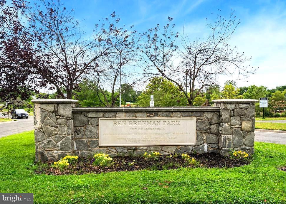 4600 DUKE ST #620, ALEXANDRIA, Virginia 22304, 3 Bedrooms Bedrooms, ,2 BathroomsBathrooms,Residential,For sale,4600 DUKE ST #620,VAAX2047668 MLS # VAAX2047668