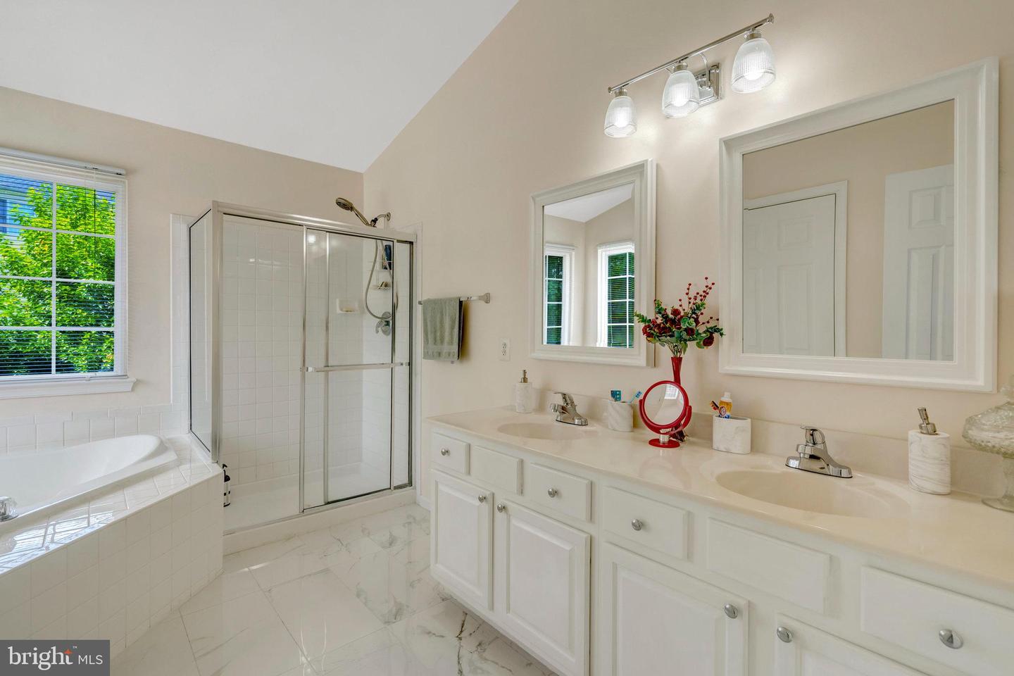 17516 WAYSIDE DR, DUMFRIES, Virginia 22026, 5 Bedrooms Bedrooms, ,3 BathroomsBathrooms,Residential,For sale,17516 WAYSIDE DR,VAPW2099902 MLS # VAPW2099902