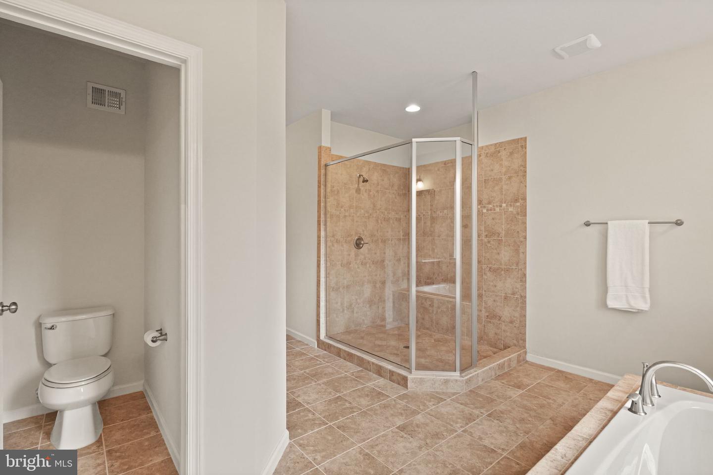 13874 ESTATE MANOR DR, GAINESVILLE, Virginia 20155, 5 Bedrooms Bedrooms, ,4 BathroomsBathrooms,Residential,For sale,13874 ESTATE MANOR DR,VAPW2100094 MLS # VAPW2100094