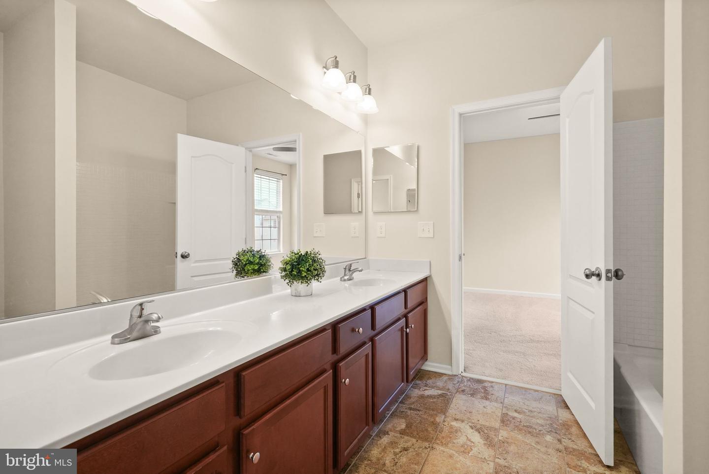 13874 ESTATE MANOR DR, GAINESVILLE, Virginia 20155, 5 Bedrooms Bedrooms, ,4 BathroomsBathrooms,Residential,For sale,13874 ESTATE MANOR DR,VAPW2100094 MLS # VAPW2100094