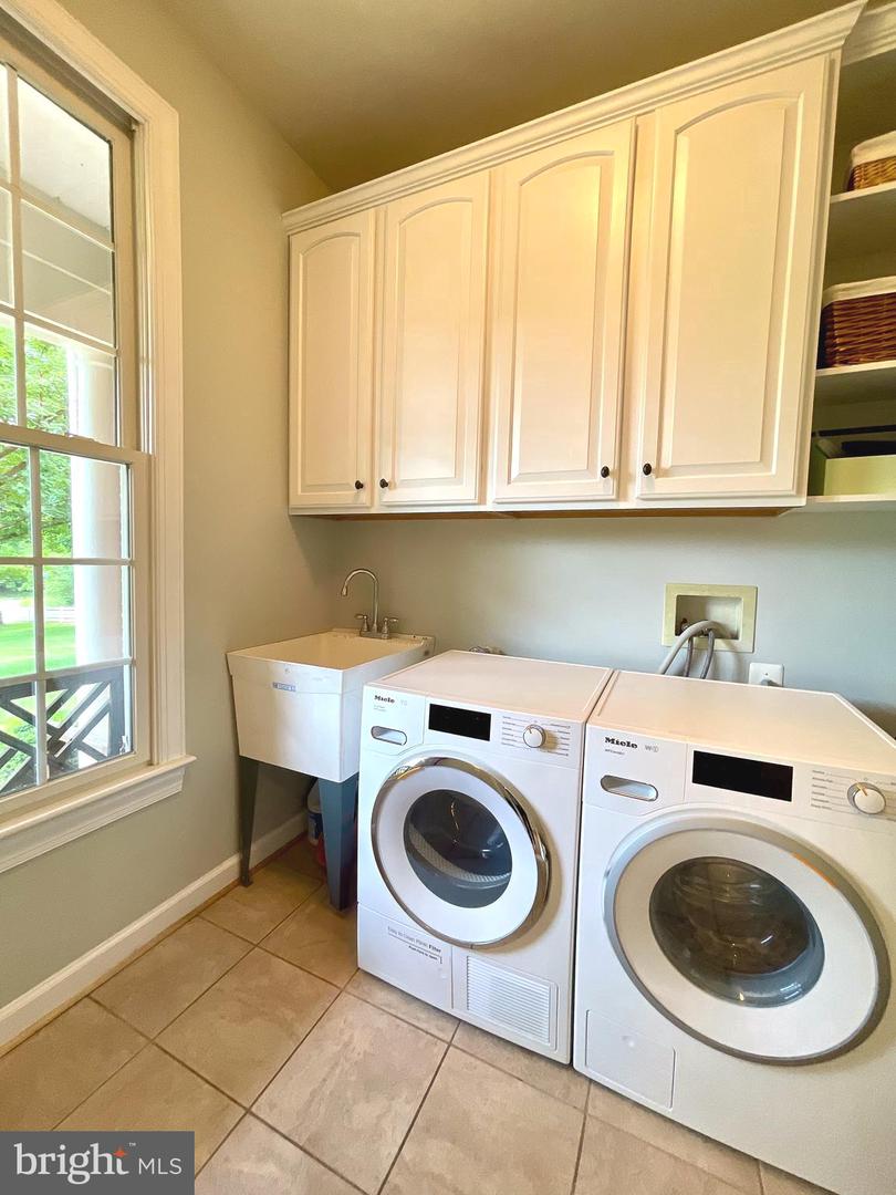 24383 TROMBONE CT, ALDIE, Virginia 20105, 5 Bedrooms Bedrooms, ,4 BathroomsBathrooms,Residential,For sale,24383 TROMBONE CT,VALO2103412 MLS # VALO2103412