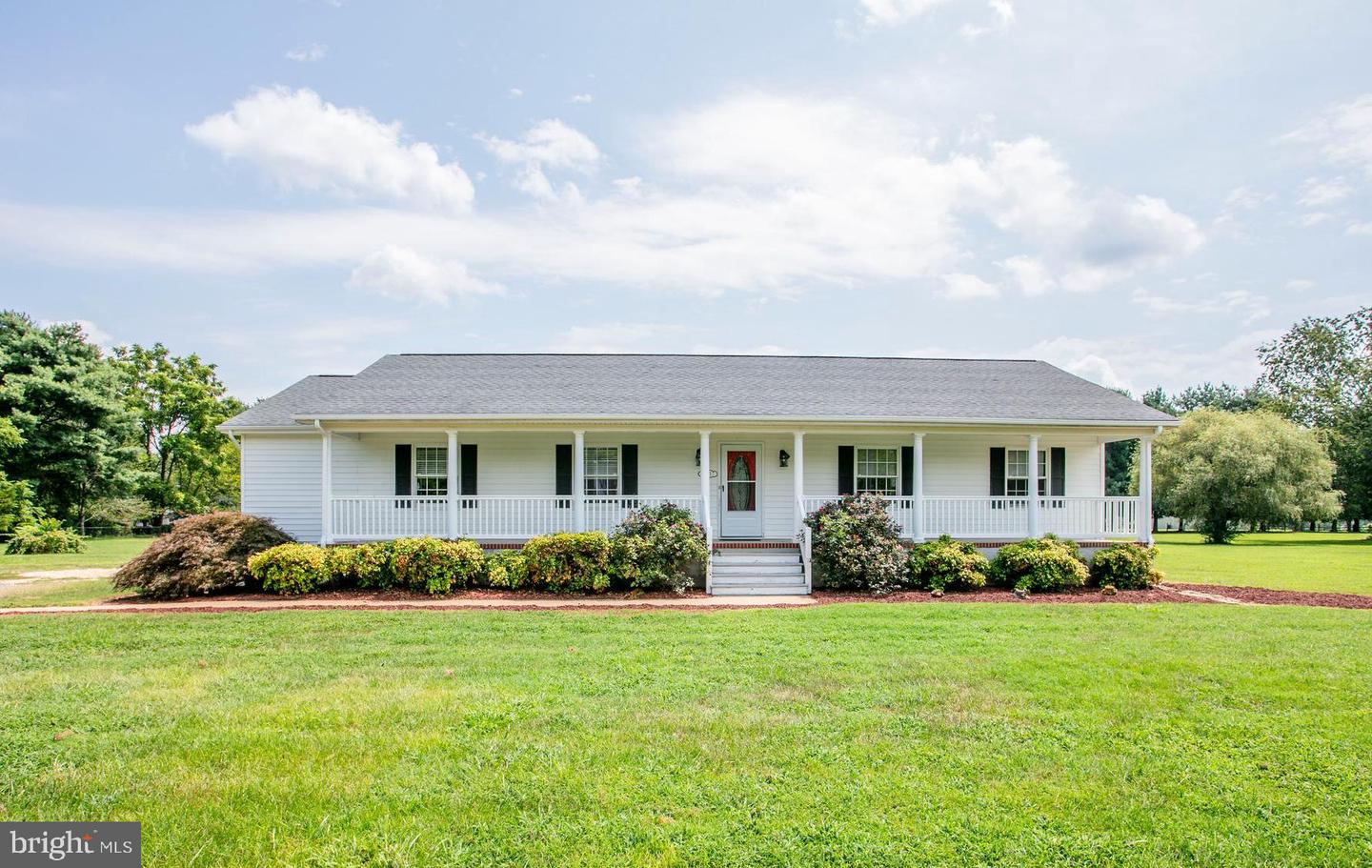 15617 MOCKINGBIRD LN, KING GEORGE, Virginia 22485, 5 Bedrooms Bedrooms, ,3 BathroomsBathrooms,Residential,For sale,15617 MOCKINGBIRD LN,VAKG2006800 MLS # VAKG2006800