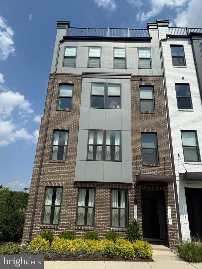20306 NEWFOUNDLAND SQ, ASHBURN, Virginia 20147, 2 Bedrooms Bedrooms, ,2 BathroomsBathrooms,Residential,For sale,20306 NEWFOUNDLAND SQ,VALO2103562 MLS # VALO2103562