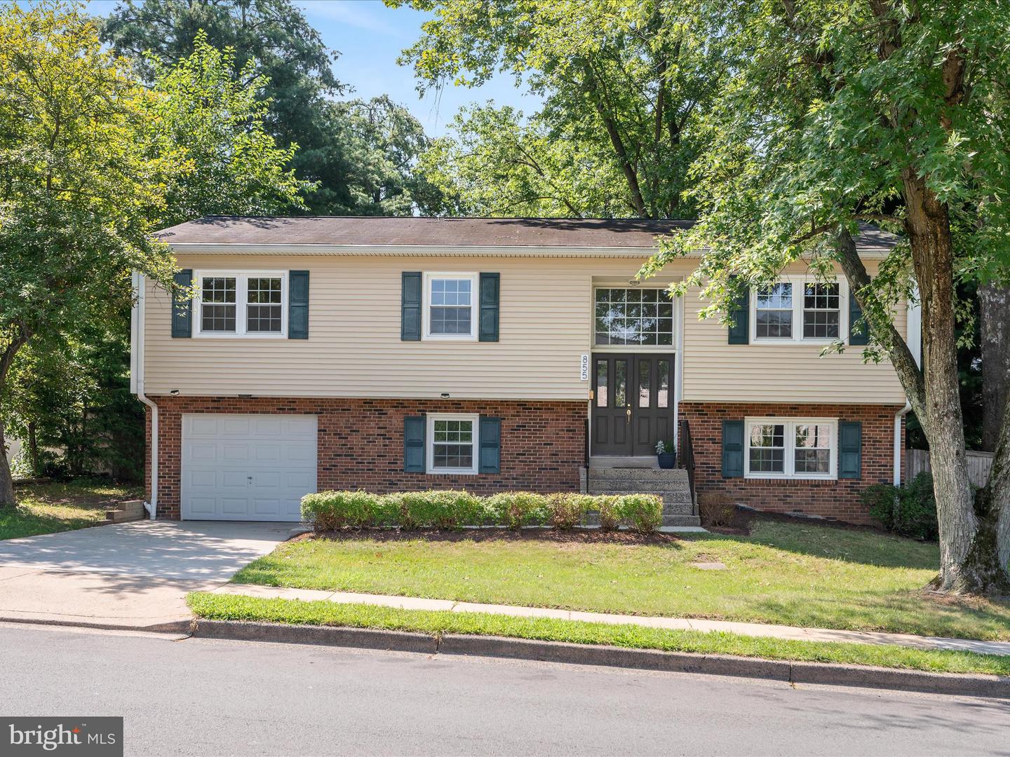 855 PARK AVE, HERNDON, Virginia 20170, 4 Bedrooms Bedrooms, 7 Rooms Rooms,3 BathroomsBathrooms,Residential,For sale,855 PARK AVE,VAFX2258662 MLS # VAFX2258662