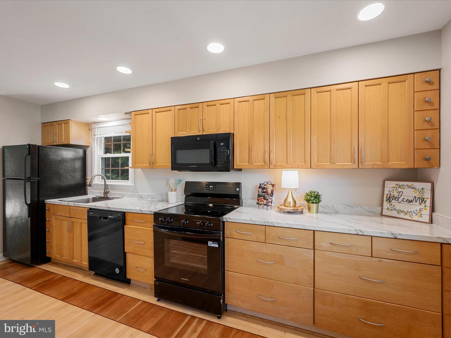 855 PARK AVE, HERNDON, Virginia 20170, 4 Bedrooms Bedrooms, 7 Rooms Rooms,3 BathroomsBathrooms,Residential,For sale,855 PARK AVE,VAFX2258662 MLS # VAFX2258662