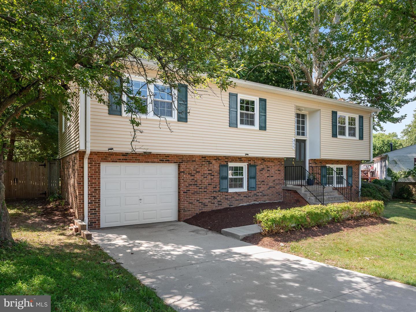 855 PARK AVE, HERNDON, Virginia 20170, 4 Bedrooms Bedrooms, 7 Rooms Rooms,3 BathroomsBathrooms,Residential,For sale,855 PARK AVE,VAFX2258662 MLS # VAFX2258662