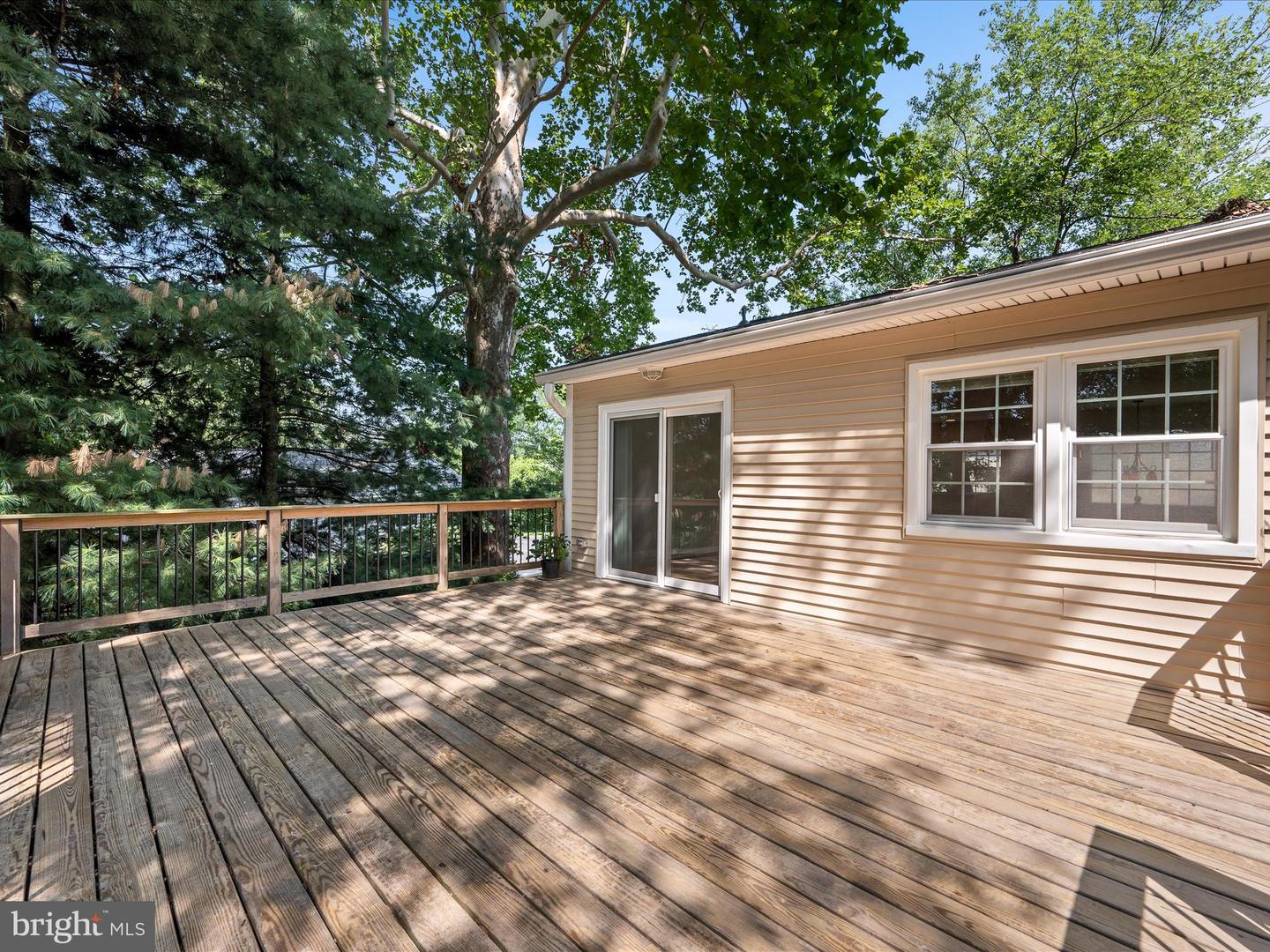 855 PARK AVE, HERNDON, Virginia 20170, 4 Bedrooms Bedrooms, 7 Rooms Rooms,3 BathroomsBathrooms,Residential,For sale,855 PARK AVE,VAFX2258662 MLS # VAFX2258662