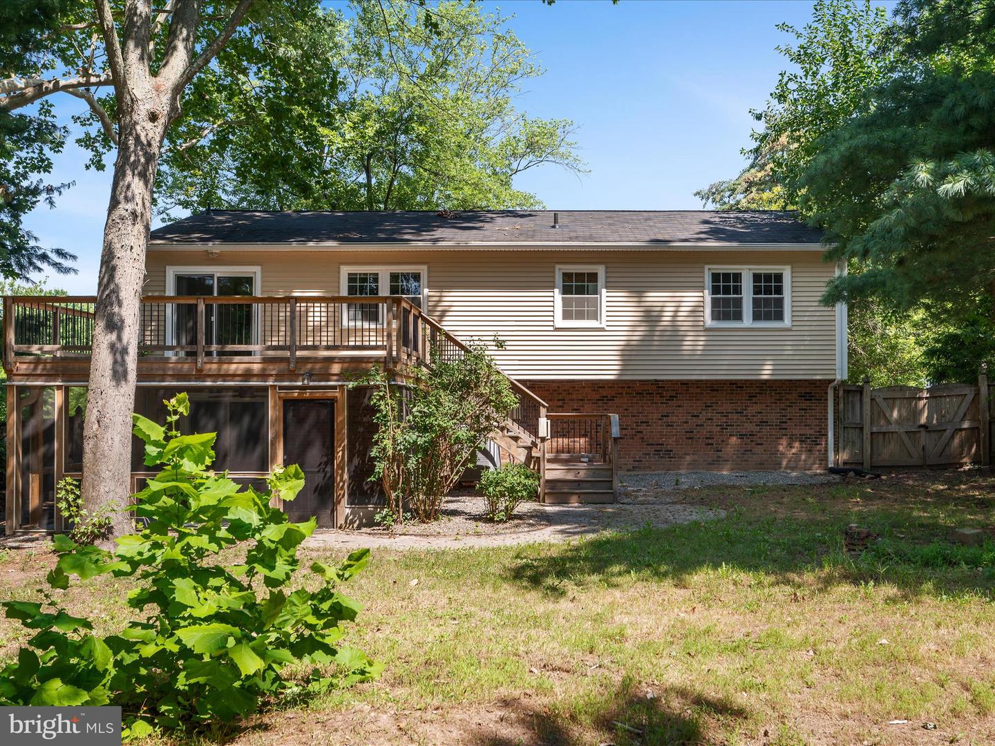 855 PARK AVE, HERNDON, Virginia 20170, 4 Bedrooms Bedrooms, 7 Rooms Rooms,3 BathroomsBathrooms,Residential,For sale,855 PARK AVE,VAFX2258662 MLS # VAFX2258662