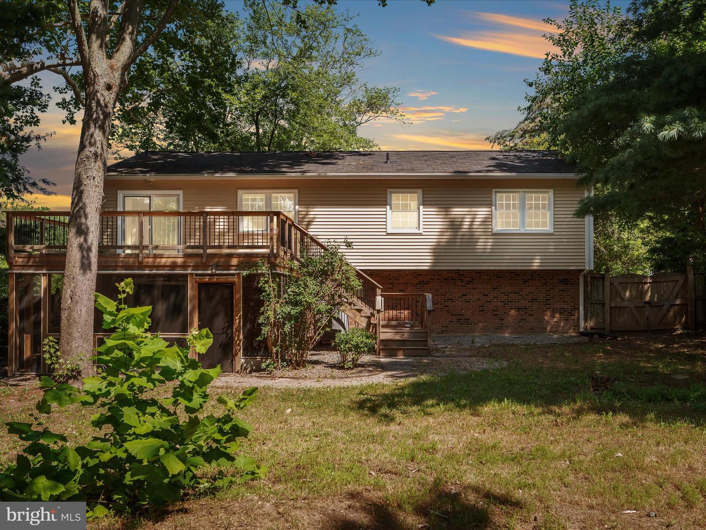 855 PARK AVE, HERNDON, Virginia 20170, 4 Bedrooms Bedrooms, 7 Rooms Rooms,3 BathroomsBathrooms,Residential,For sale,855 PARK AVE,VAFX2258662 MLS # VAFX2258662