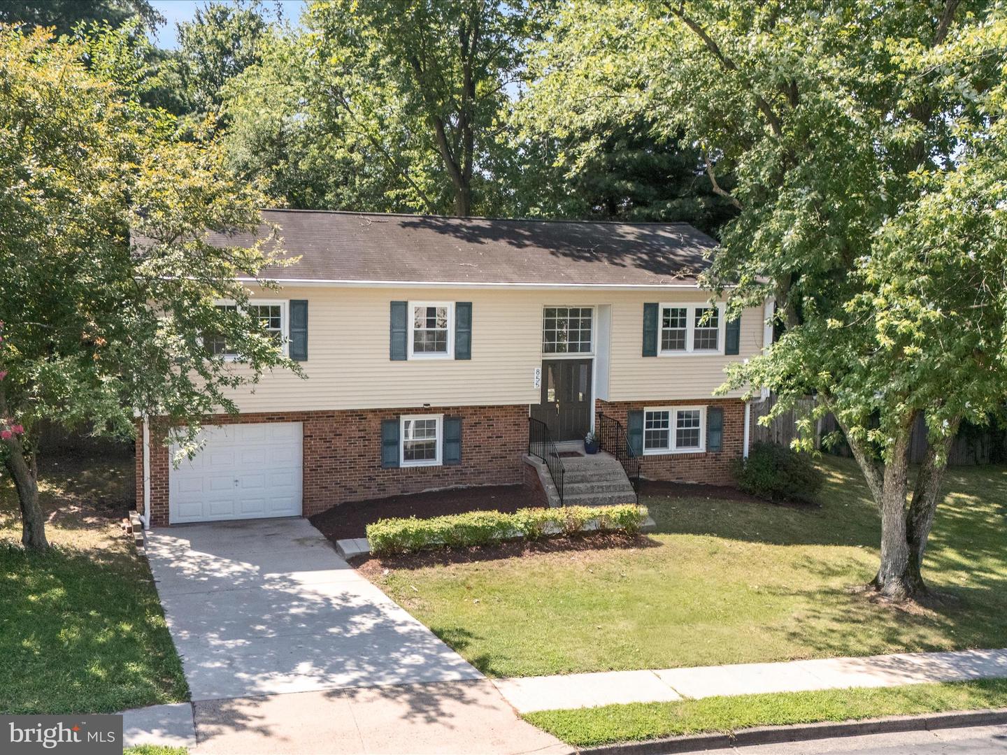 855 PARK AVE, HERNDON, Virginia 20170, 4 Bedrooms Bedrooms, 7 Rooms Rooms,3 BathroomsBathrooms,Residential,For sale,855 PARK AVE,VAFX2258662 MLS # VAFX2258662
