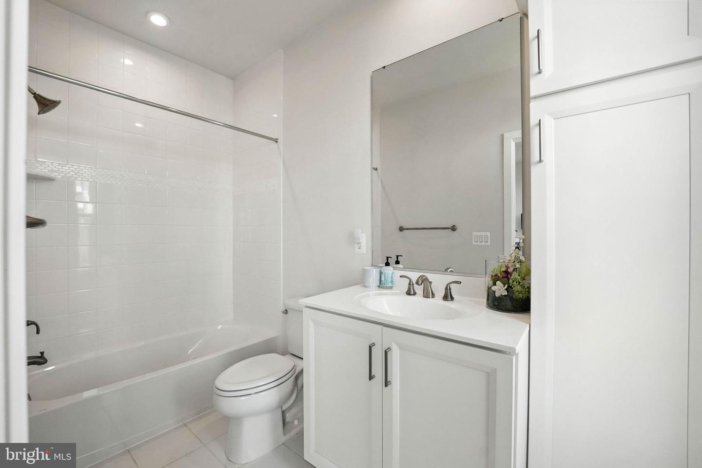 14318 BECKETT GLEN CIR, CHANTILLY, Virginia 20151, 4 Bedrooms Bedrooms, ,3 BathroomsBathrooms,Residential,For sale,14318 BECKETT GLEN CIR,VAFX2258806 MLS # VAFX2258806