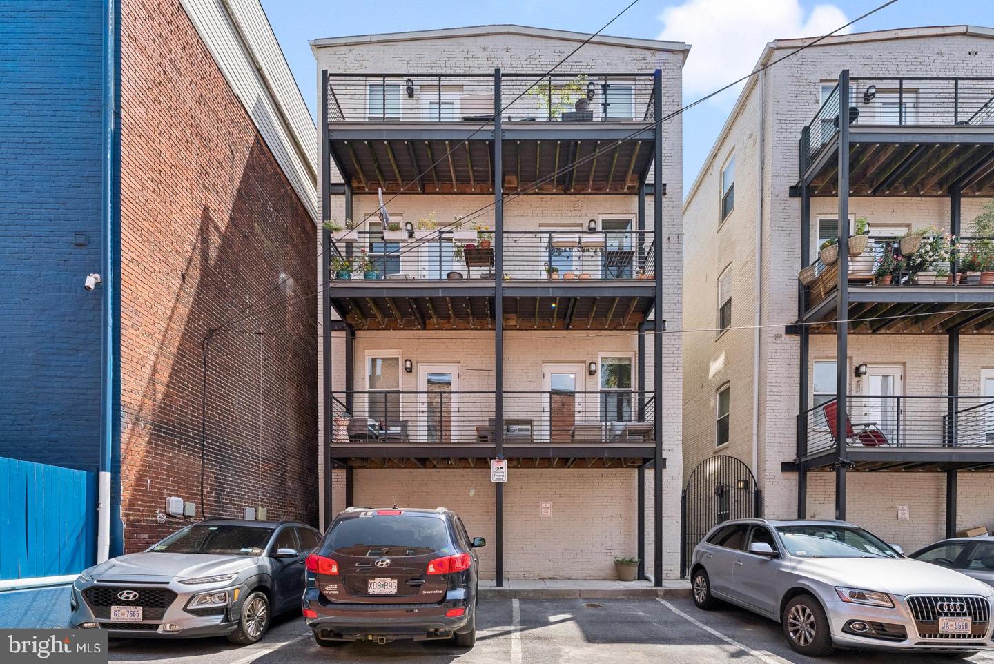 1814 N CAPITOL ST NW #103, WASHINGTON, District Of Columbia 20002, 3 Bedrooms Bedrooms, ,2 BathroomsBathrooms,Residential,For sale,1814 N CAPITOL ST NW #103,DCDC2213320 MLS # DCDC2213320