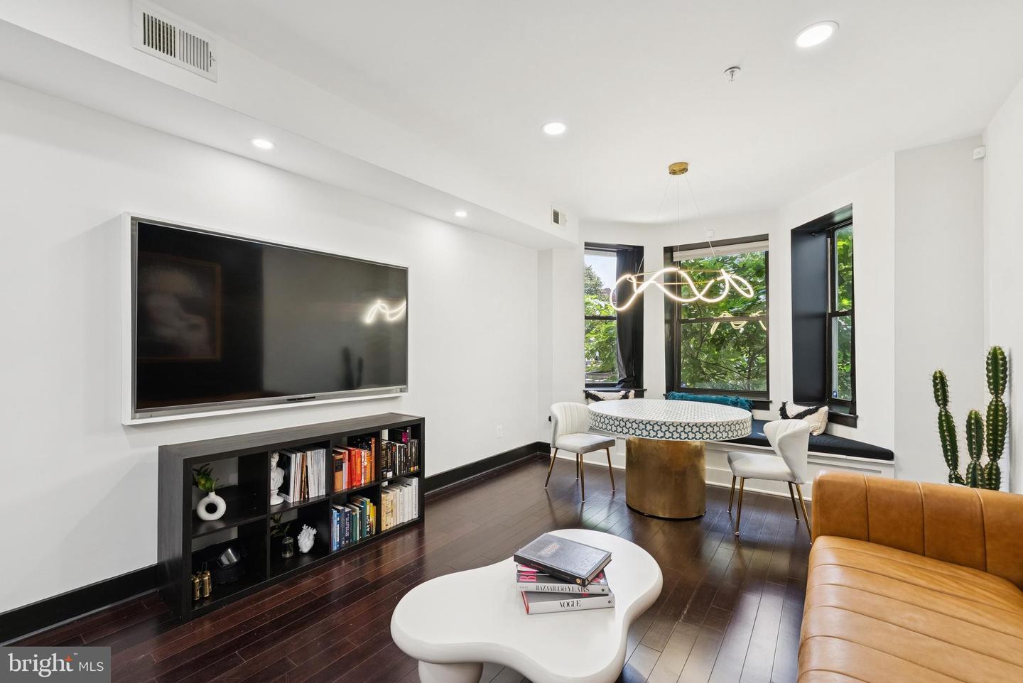 1814 N CAPITOL ST NW #103, WASHINGTON, District Of Columbia 20002, 3 Bedrooms Bedrooms, ,2 BathroomsBathrooms,Residential,For sale,1814 N CAPITOL ST NW #103,DCDC2213320 MLS # DCDC2213320