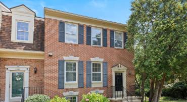 7863 HAMPTON VILLAGE PASS, ANNANDALE, Virginia 22003, 4 Bedrooms Bedrooms, ,3 BathroomsBathrooms,Residential,For sale,7863 HAMPTON VILLAGE PASS,VAFX2259060 MLS # VAFX2259060