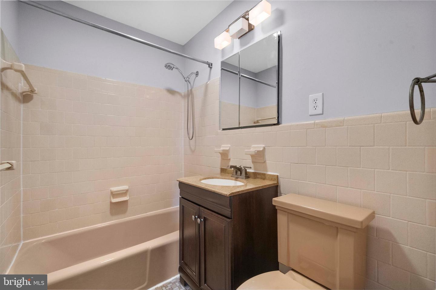1525 S GEORGE MASON DR S #20, ARLINGTON, Virginia 22204, 1 Bedroom Bedrooms, ,1 BathroomBathrooms,Residential,For sale,1525 S GEORGE MASON DR S #20,VAAR2061798 MLS # VAAR2061798