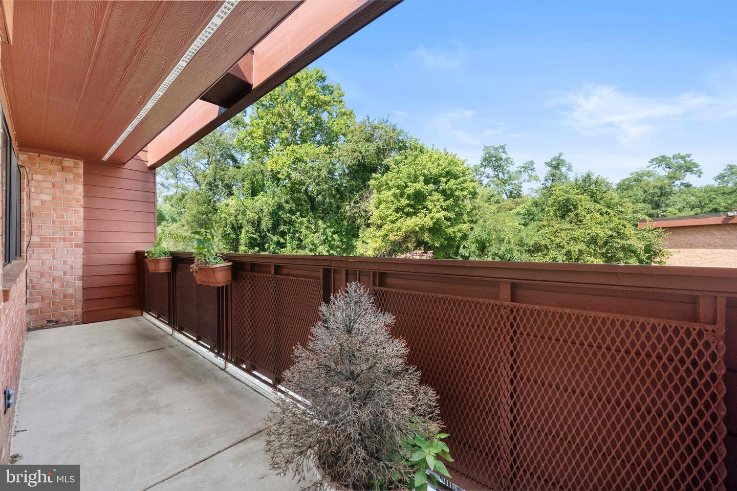 1525 S GEORGE MASON DR S #20, ARLINGTON, Virginia 22204, 1 Bedroom Bedrooms, ,1 BathroomBathrooms,Residential,For sale,1525 S GEORGE MASON DR S #20,VAAR2061798 MLS # VAAR2061798